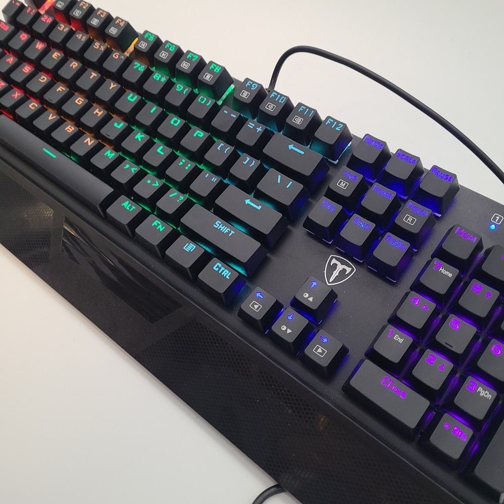 RisoPhy Mechanical Gaming Keyboard RGB 104 Keys Ultra-Slim LED Backlit USB Wired